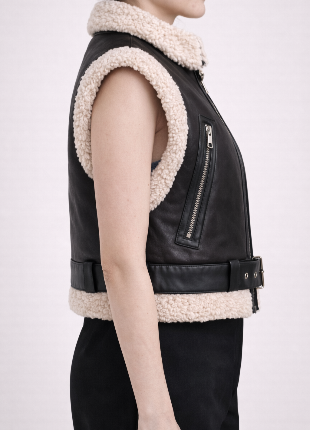 Veste Cuire Sans Manche Sherpa – Noir & Beige